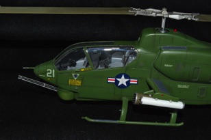 Fujimi AH-1J _4_.JPG
